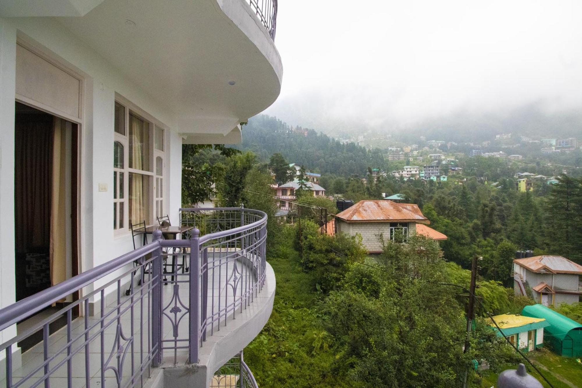 Wow Stayz2 Hotel The Lodge Dharamshala Bagian luar foto