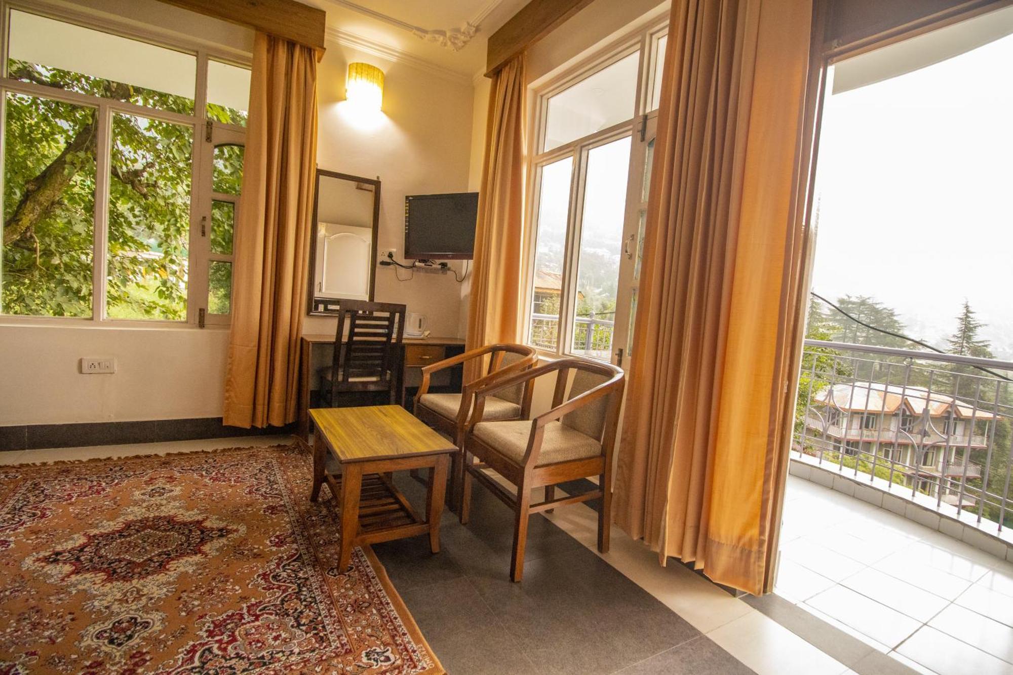 Wow Stayz2 Hotel The Lodge Dharamshala Bagian luar foto