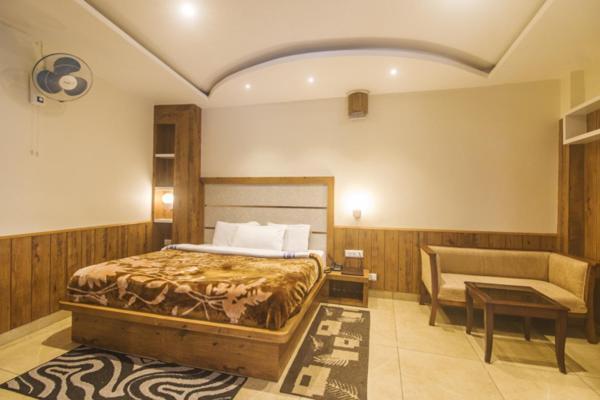Wow Stayz2 Hotel The Lodge Dharamshala Bagian luar foto
