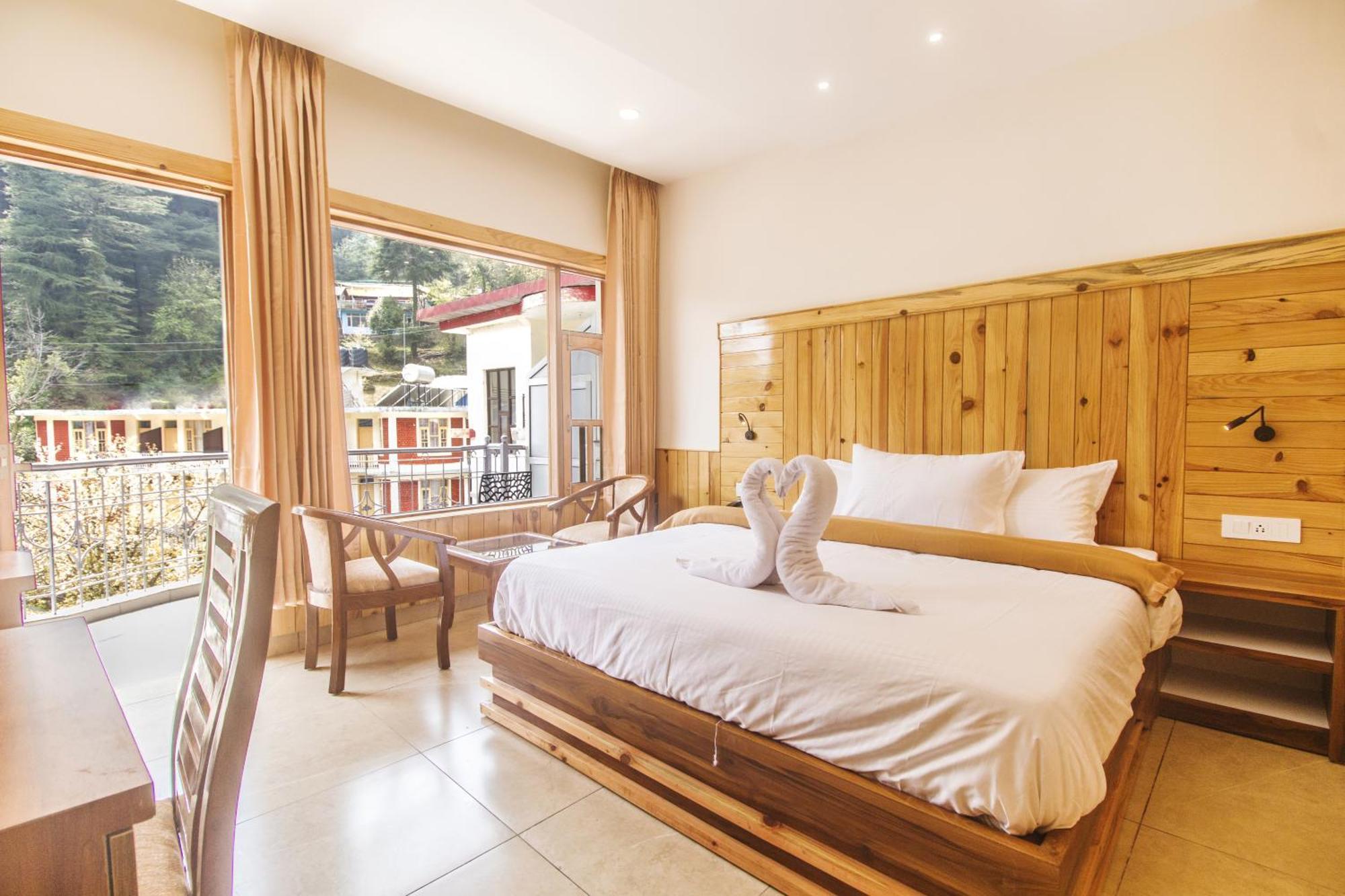 Wow Stayz2 Hotel The Lodge Dharamshala Bagian luar foto